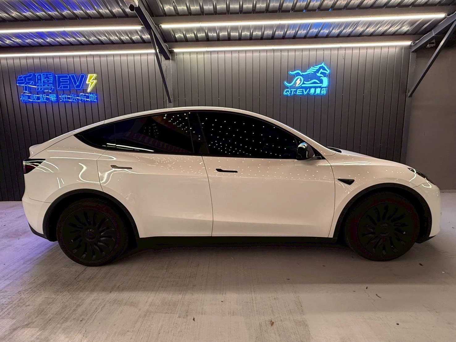 2023年 Tesla Model Y LR